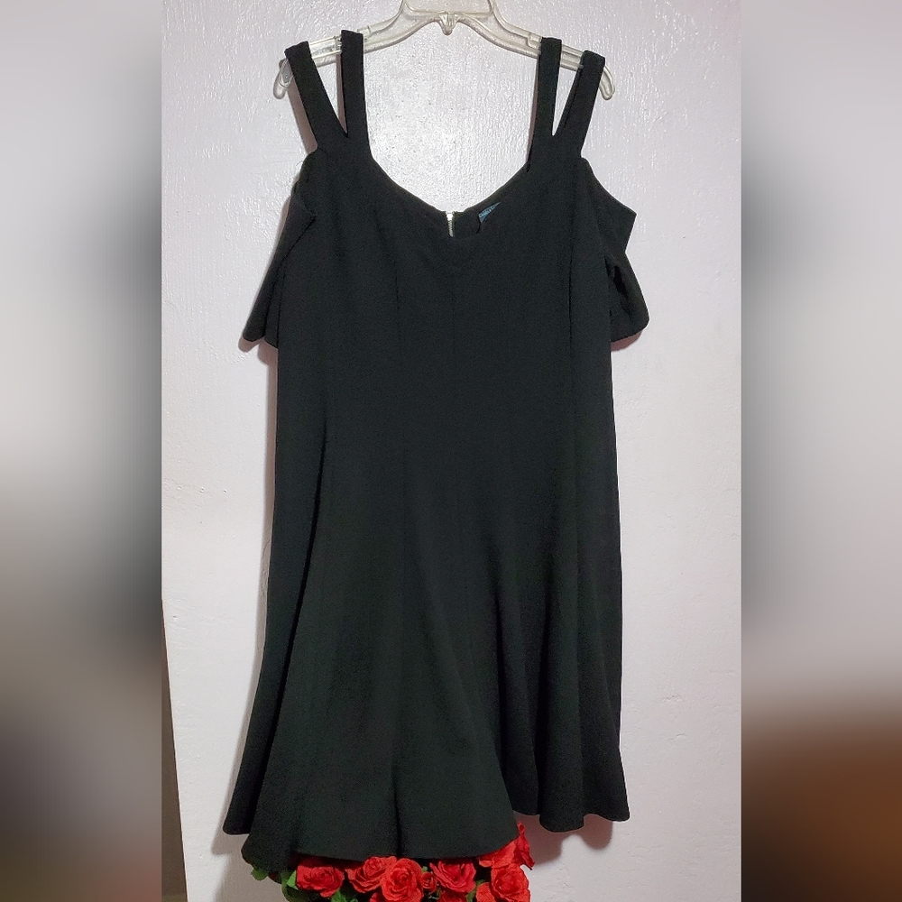 (PRICE FIRM)Amazing little black dress